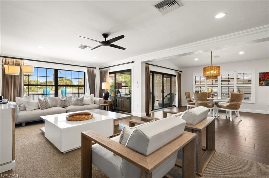 5908 Via Lugano, Naples, FL 34108-31