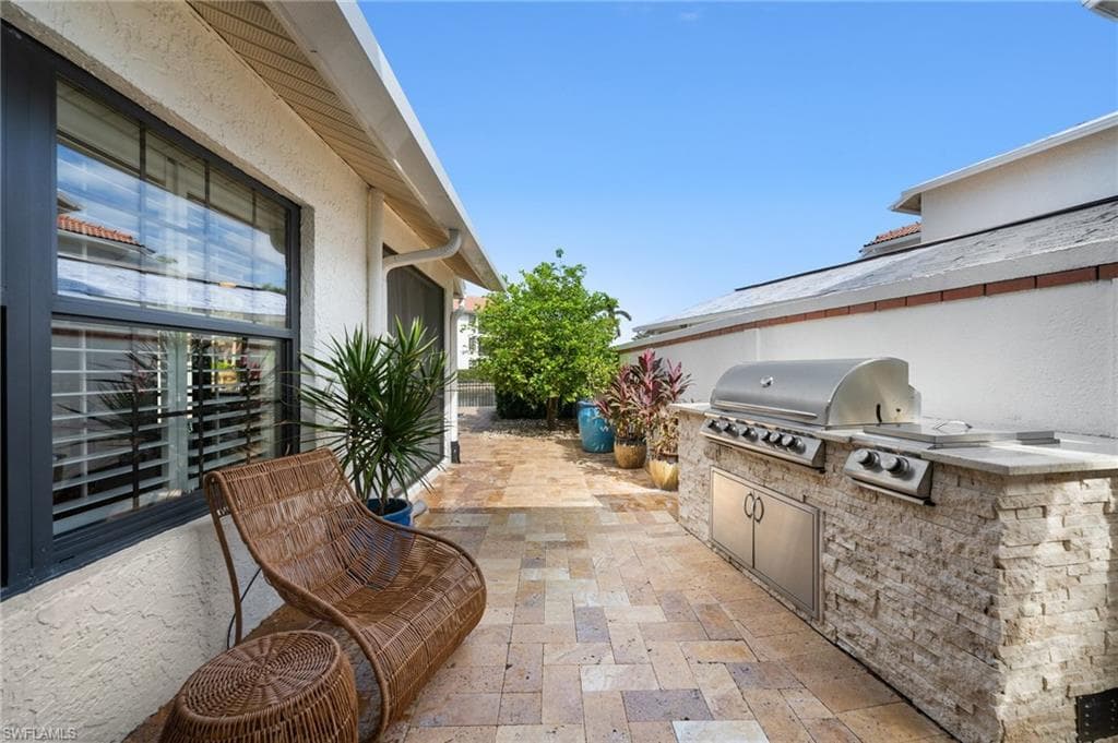 5908 Via Lugano, Naples, FL 34108-40