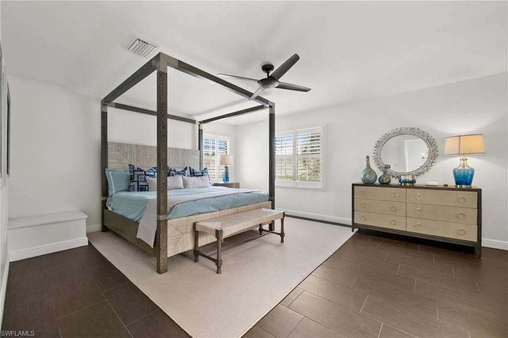 5908 Via Lugano, Naples, FL 34108-44