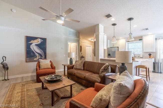 7605 Rozzini Ln, Naples, FL 34114-11