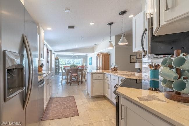 7605 Rozzini Ln, Naples, FL 34114-13