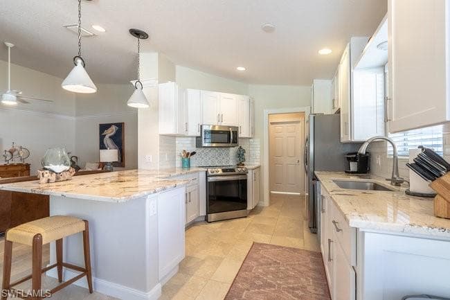 7605 Rozzini Ln, Naples, FL 34114-15