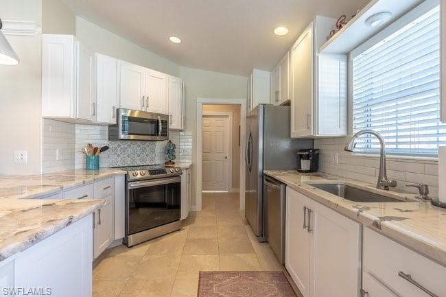 7605 Rozzini Ln, Naples, FL 34114-16