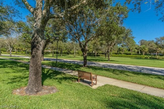 7605 Rozzini Ln, Naples, FL 34114-42
