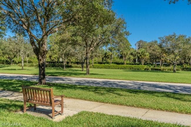 7605 Rozzini Ln, Naples, FL 34114-43