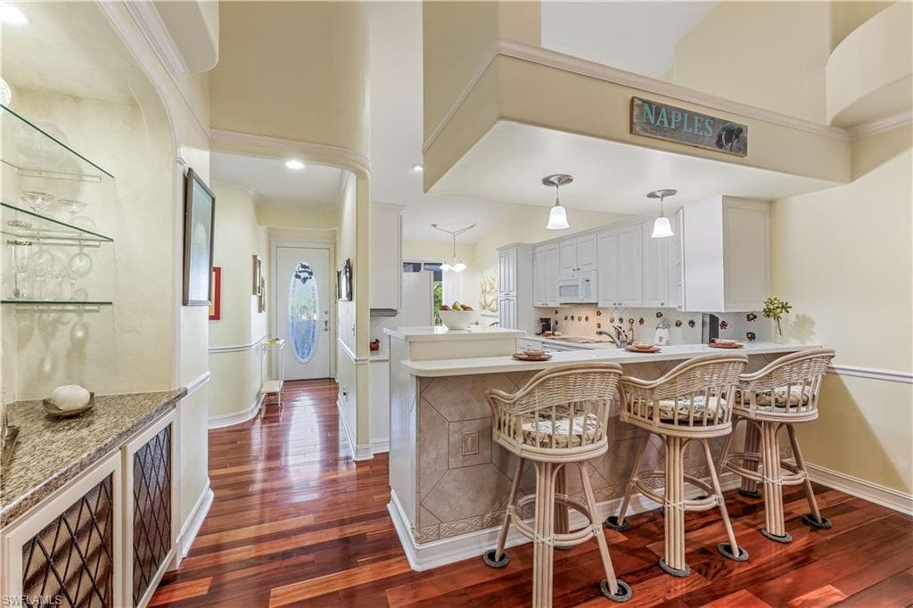 2790 Kings Lake Blvd 202, Naples, FL 34112-10