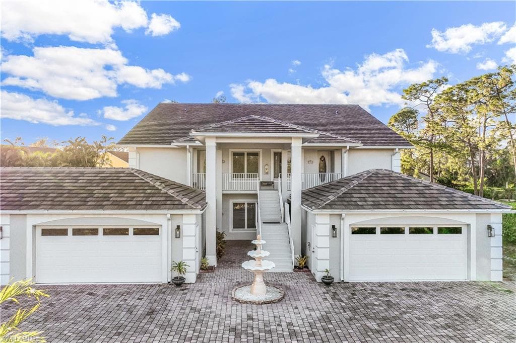 2790 Kings Lake Blvd 202, Naples, FL 34112-1