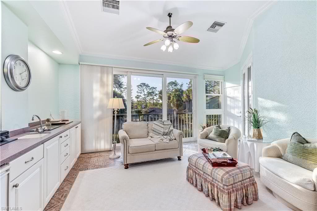 2790 Kings Lake Blvd 202, Naples, FL 34112-4