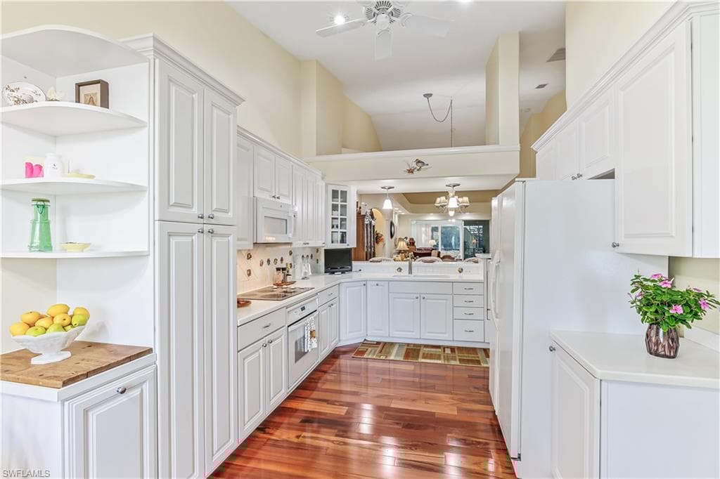 2790 Kings Lake Blvd 202, Naples, FL 34112-7
