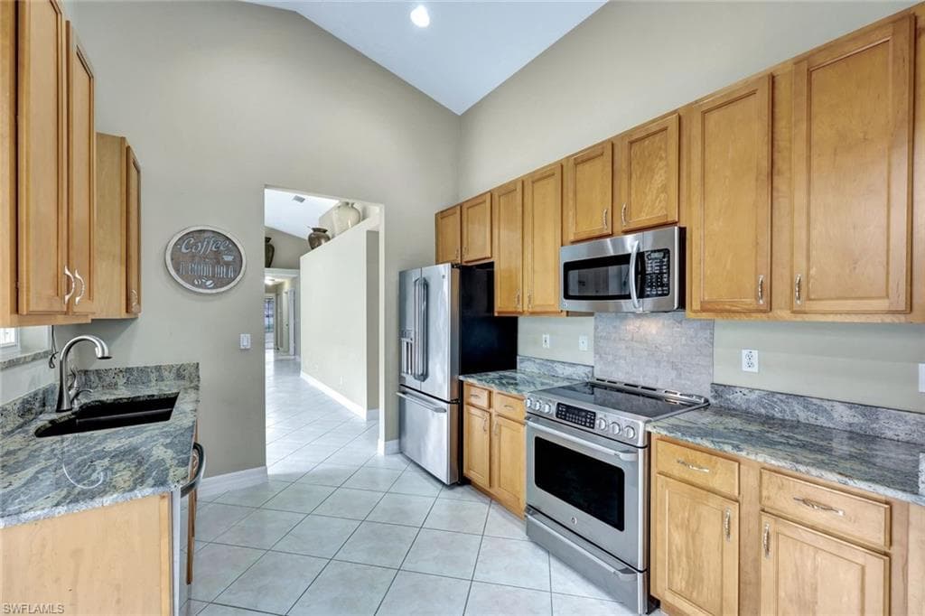 1278 Barrigona Ct, Naples, FL 34119-9