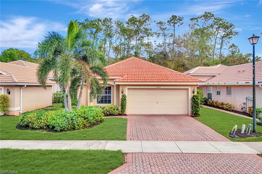 1278 Barrigona Ct, Naples, FL 34119-3