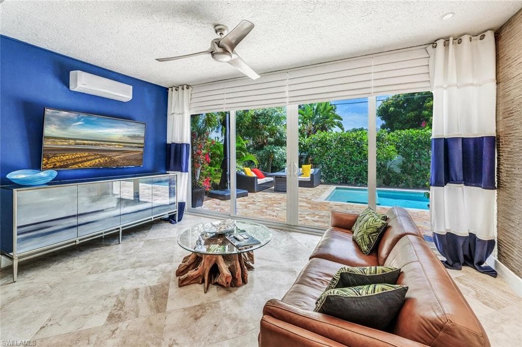 786 109th Ave N, Naples, FL 34108-13