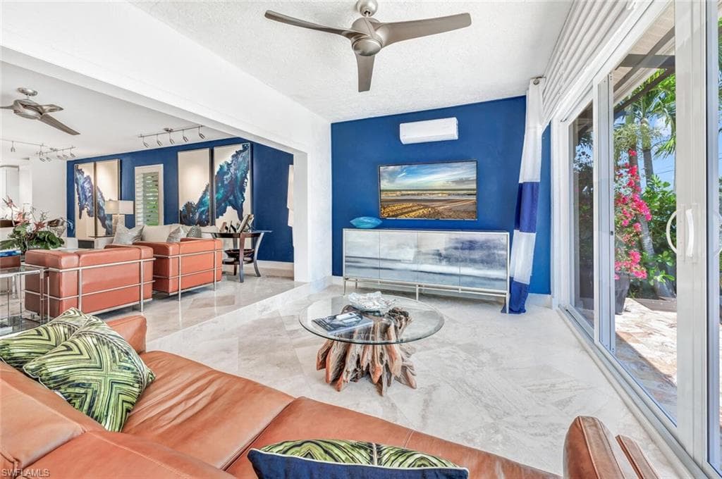 786 109th Ave N, Naples, FL 34108-15
