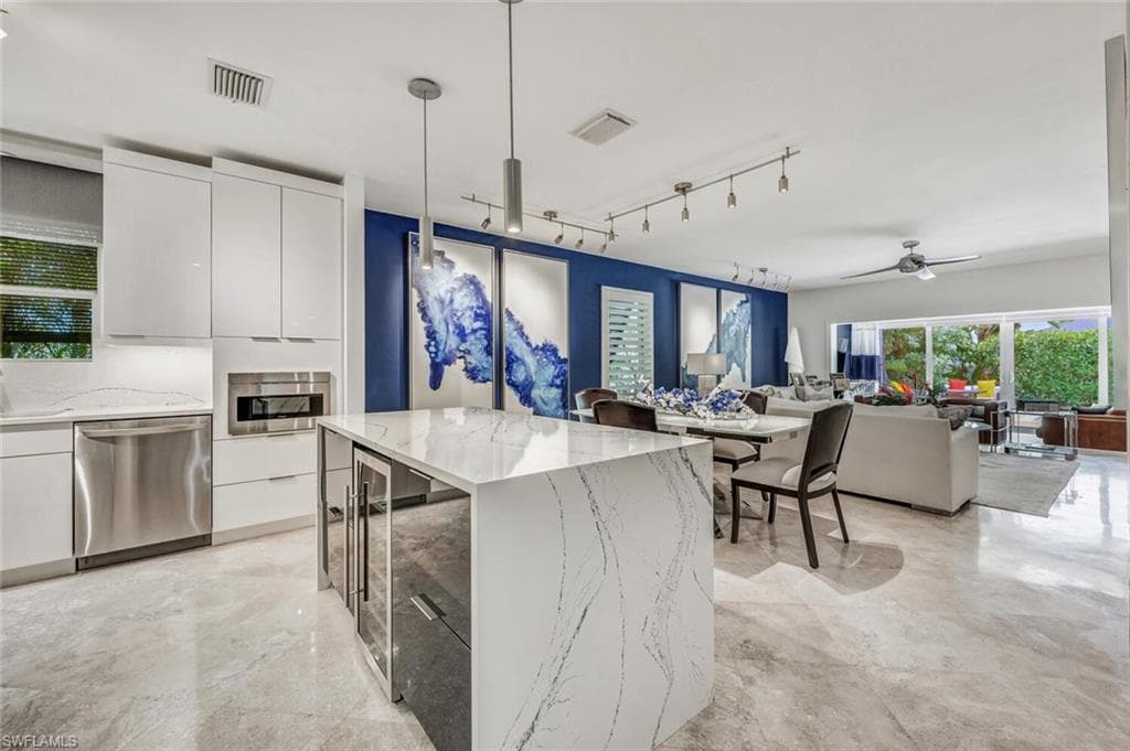 786 109th Ave N, Naples, FL 34108-16