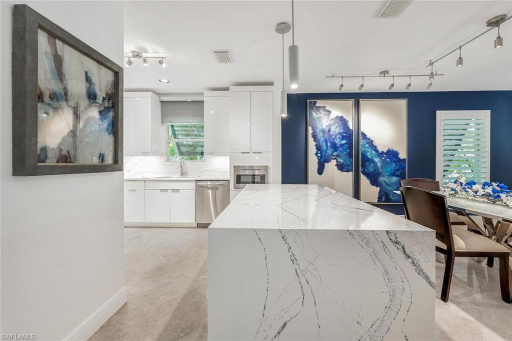 786 109th Ave N, Naples, FL 34108-17