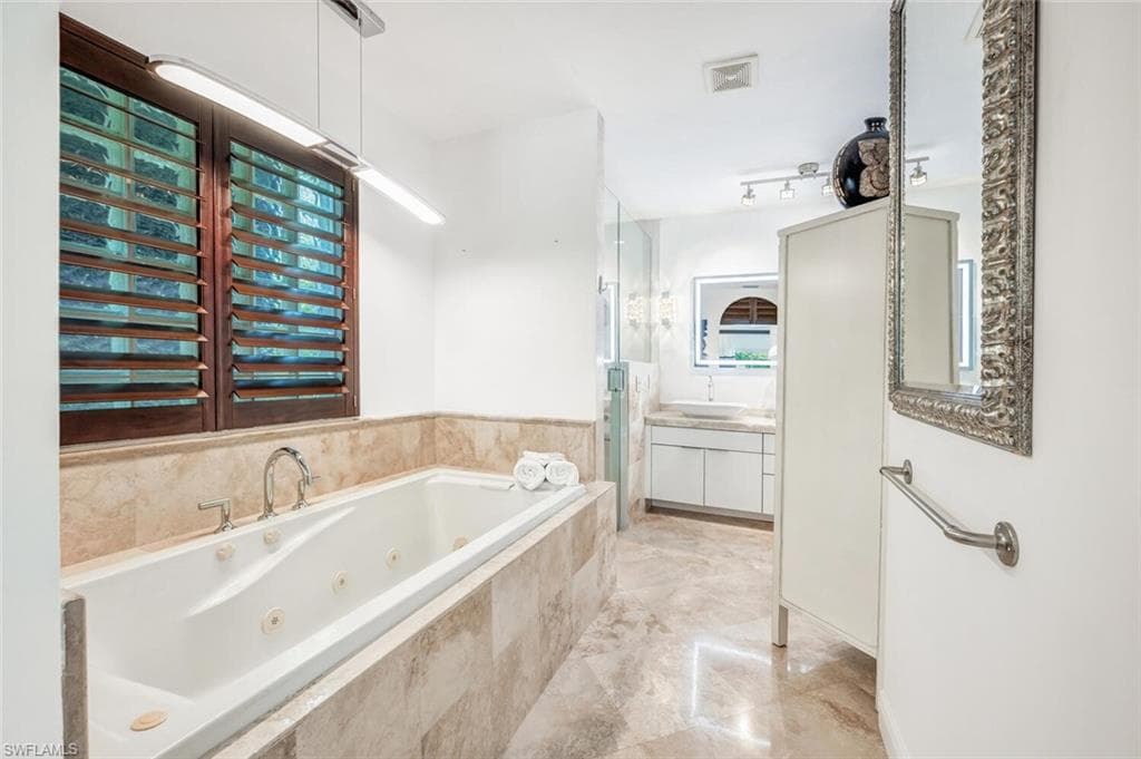 786 109th Ave N, Naples, FL 34108-29