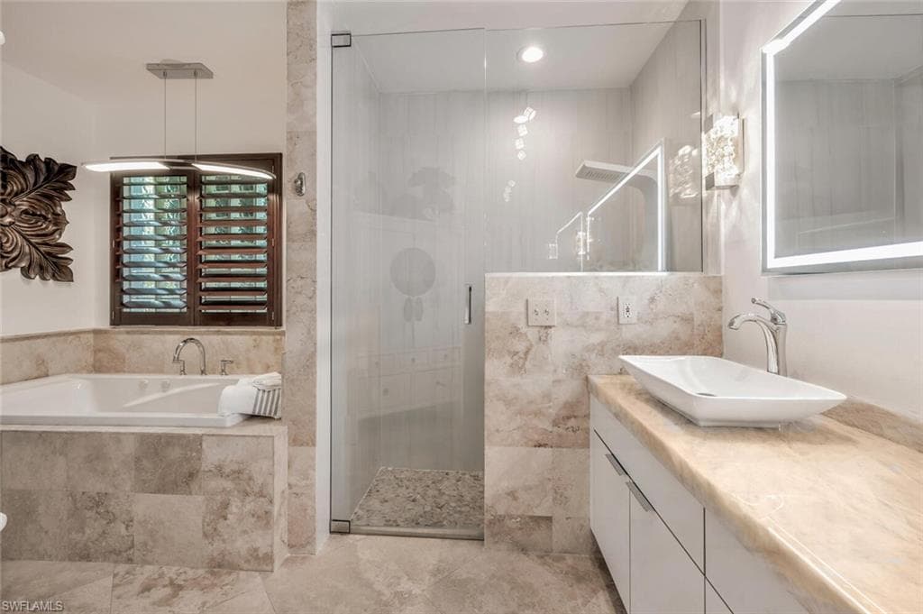 786 109th Ave N, Naples, FL 34108-32