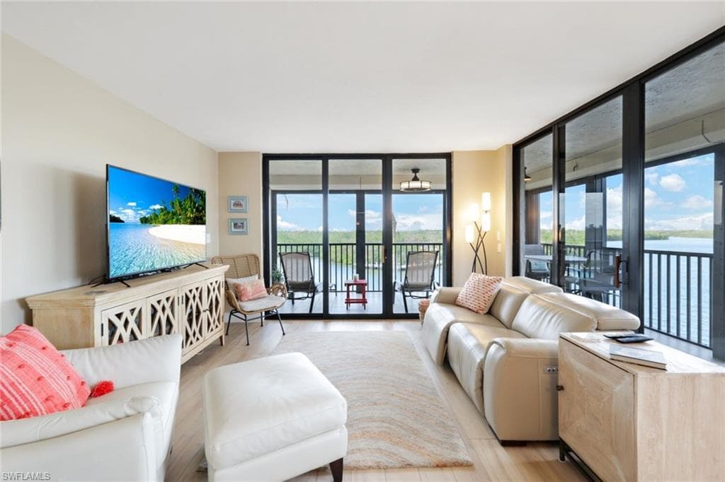 17 Bluebill Ave 206, Naples, FL 34108-10