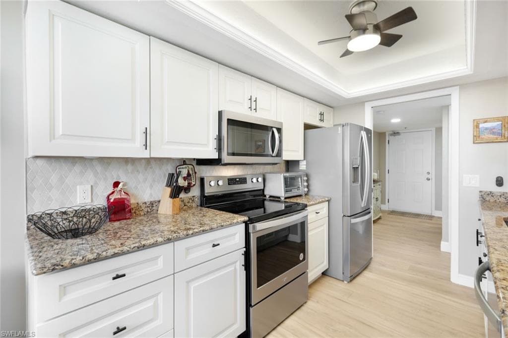 17 Bluebill Ave 206, Naples, FL 34108-11