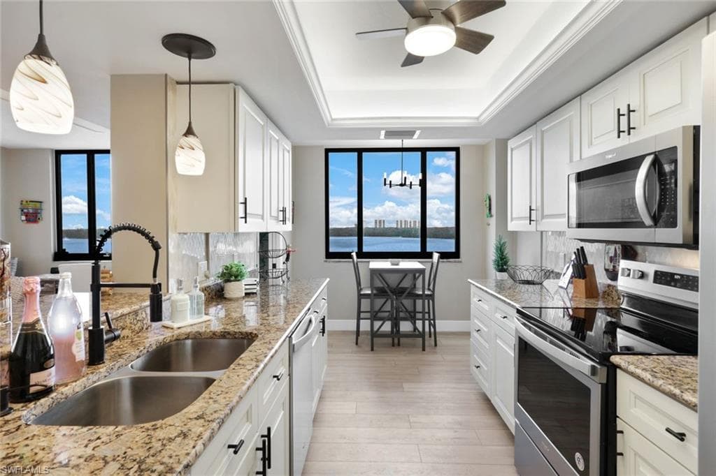 17 Bluebill Ave 206, Naples, FL 34108-12