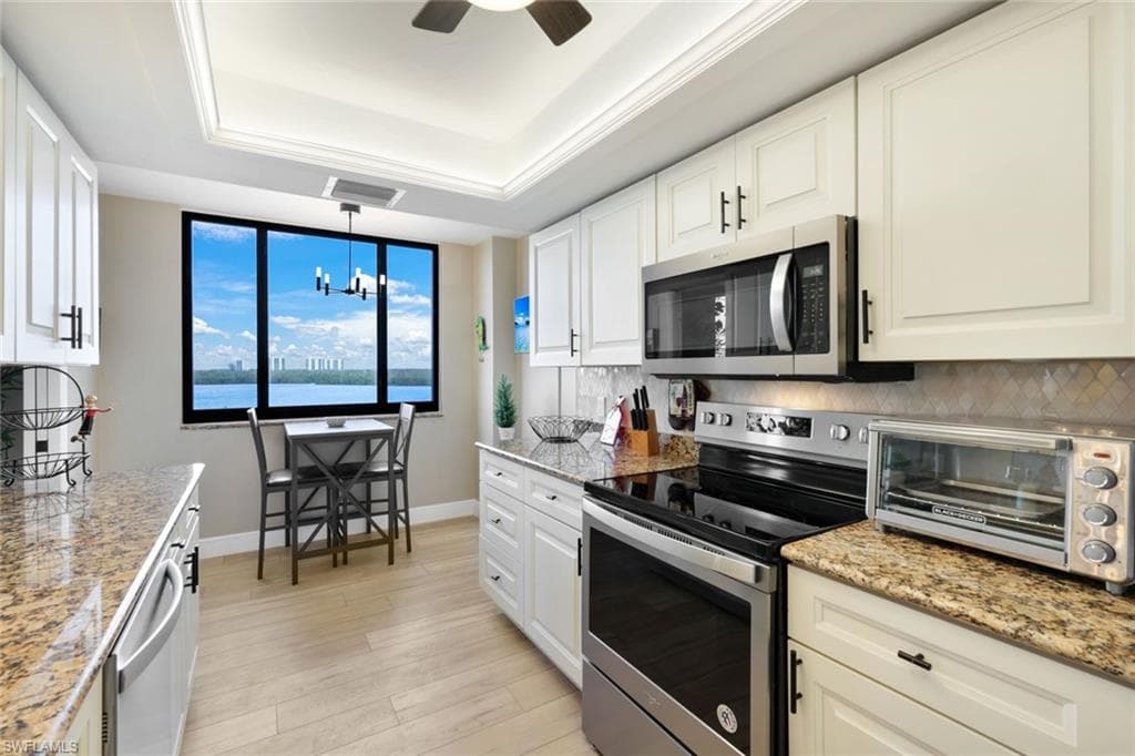 17 Bluebill Ave 206, Naples, FL 34108-13