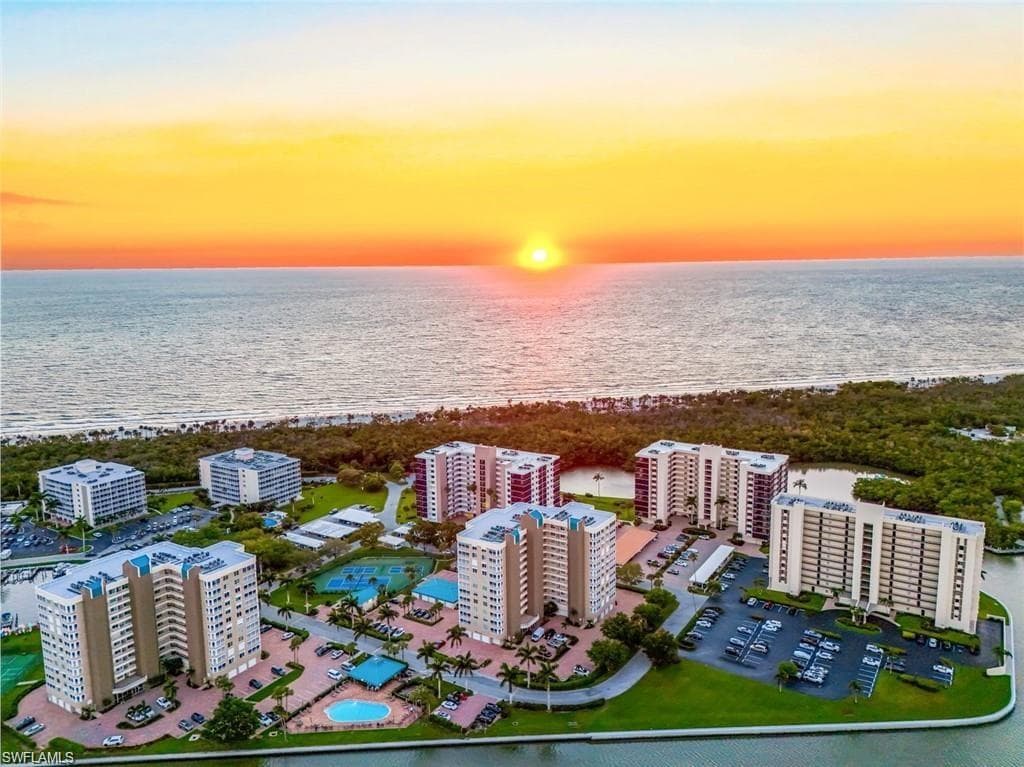 17 Bluebill Ave 206, Naples, FL 34108-37