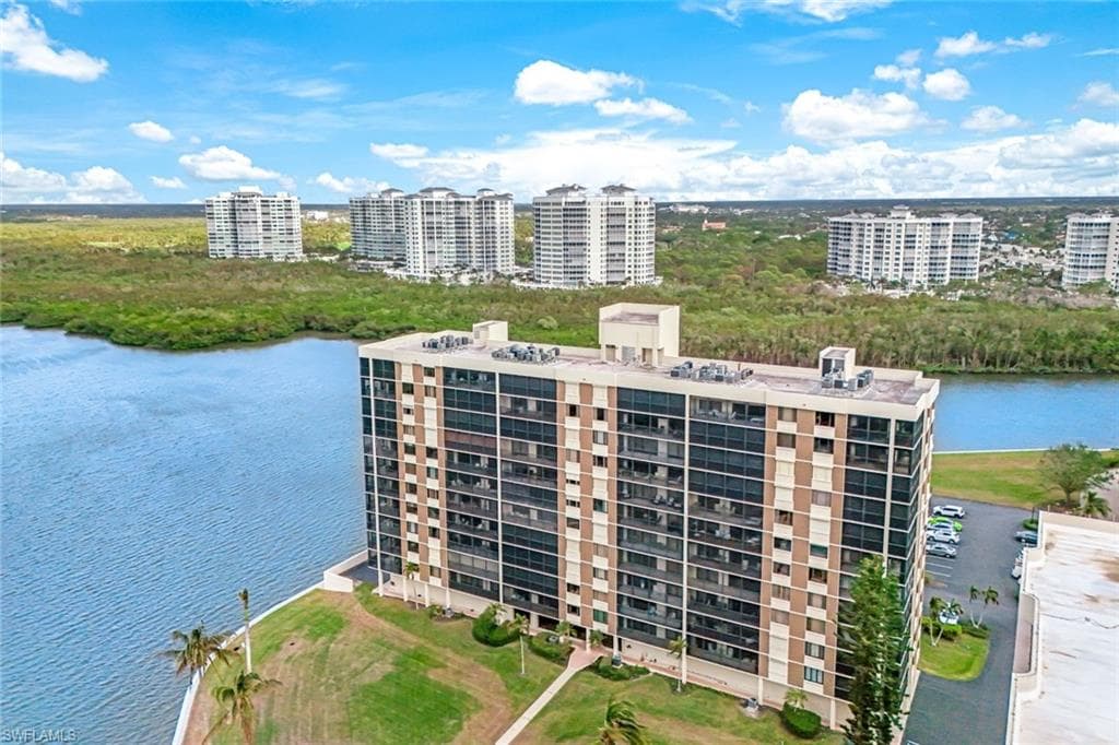 17 Bluebill Ave 206, Naples, FL 34108-3