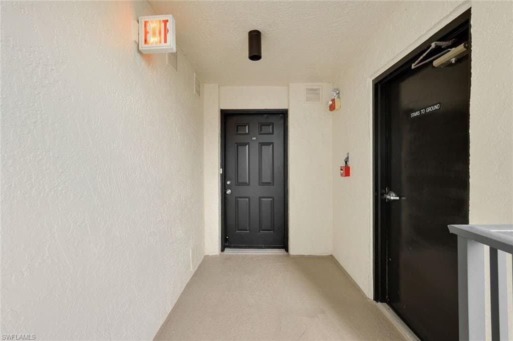 17 Bluebill Ave 206, Naples, FL 34108-5