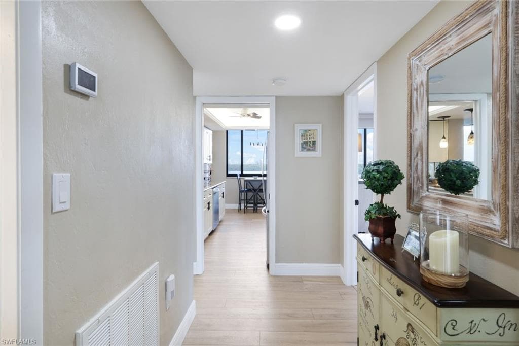 17 Bluebill Ave 206, Naples, FL 34108-6