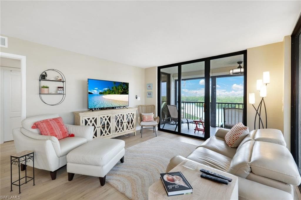 17 Bluebill Ave 206, Naples, FL 34108-7