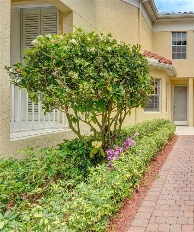 200 L Ambiance Cir 2-102, Naples, FL 34108-4