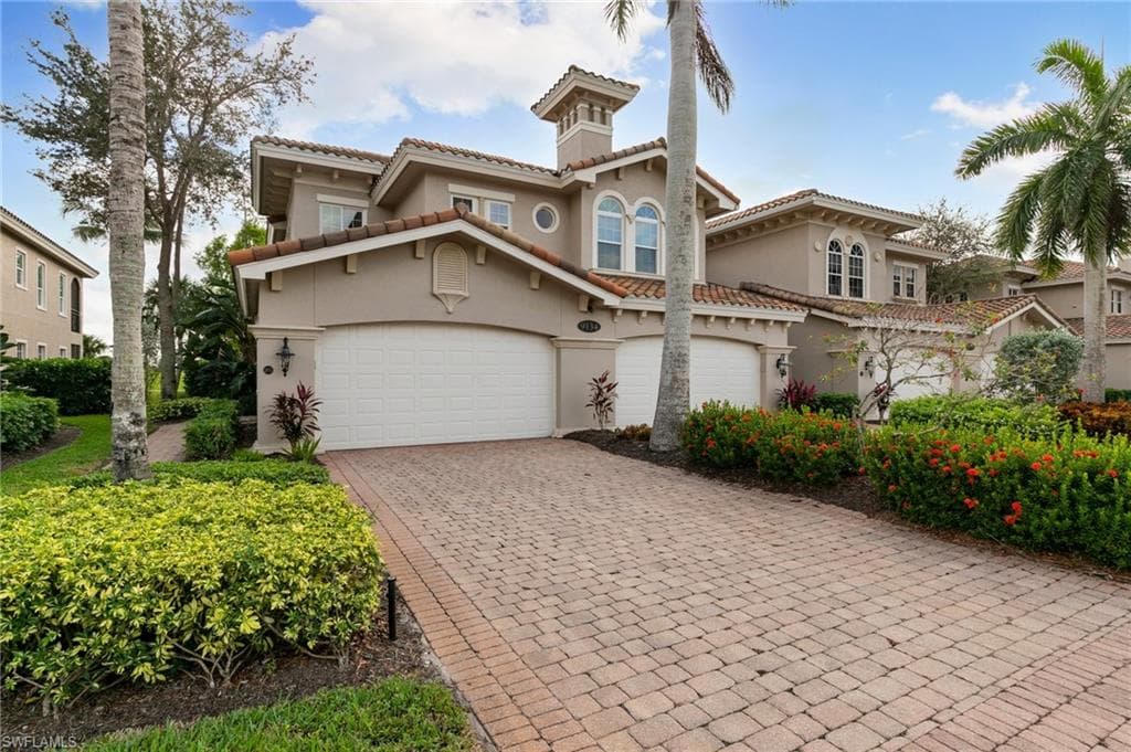 9134 Cherry Oaks Ln 201, Naples, FL 34114-32