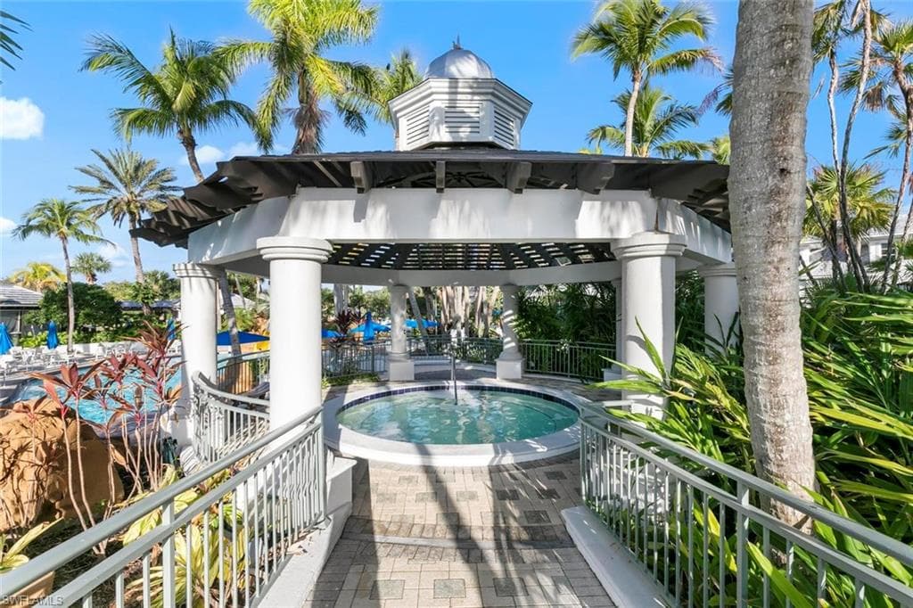 9134 Cherry Oaks Ln 201, Naples, FL 34114-43