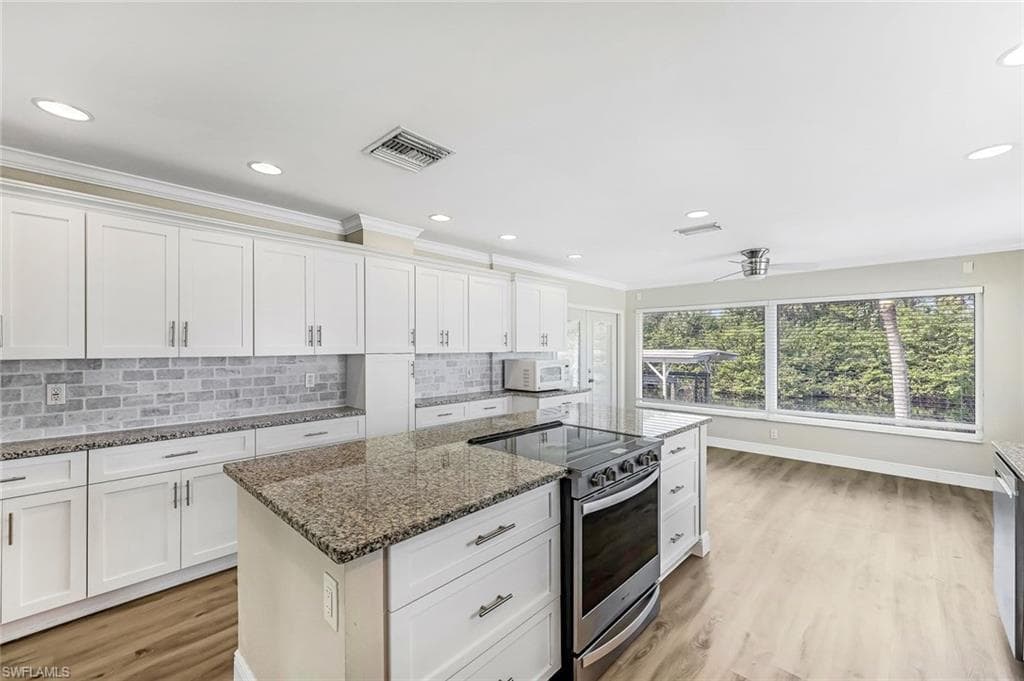 2199 Santiago Ave, Fort Myers, FL 33905-15
