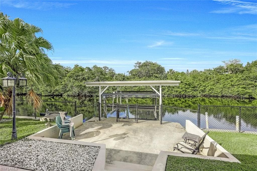 2199 Santiago Ave, Fort Myers, FL 33905-28