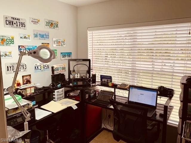 124 Santa Clara Dr, Naples, FL 34104-13