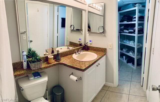 124 Santa Clara Dr, Naples, FL 34104-16