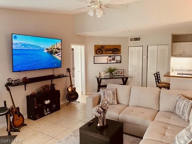 124 Santa Clara Dr, Naples, FL 34104-3