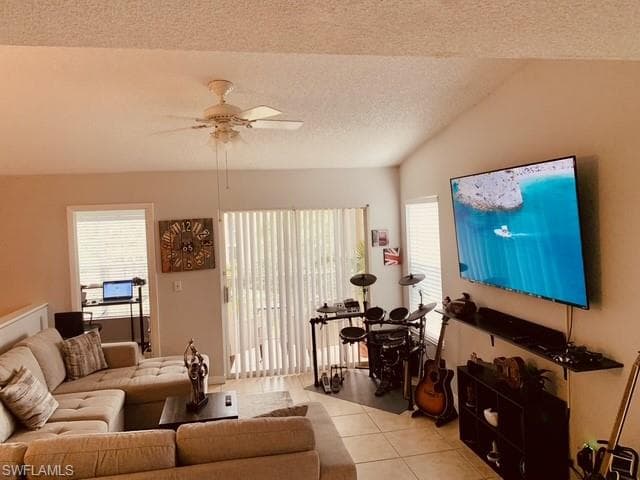 124 Santa Clara Dr, Naples, FL 34104-5