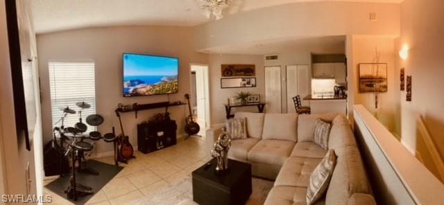 124 Santa Clara Dr, Naples, FL 34104-6