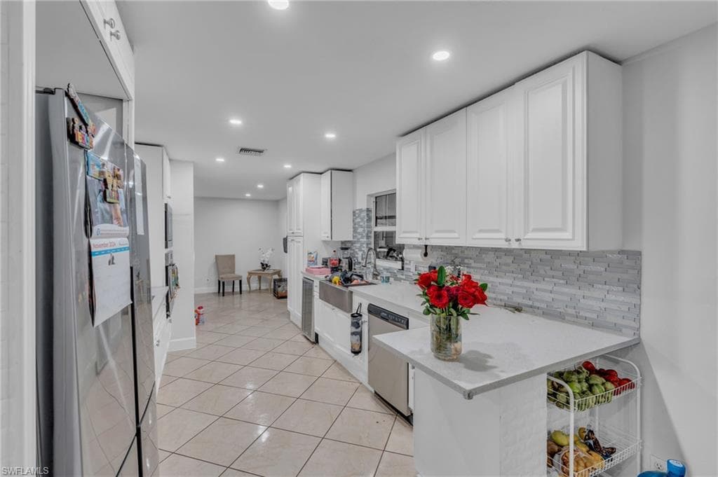 1800 52nd Ter SW, Naples, FL 34116-9