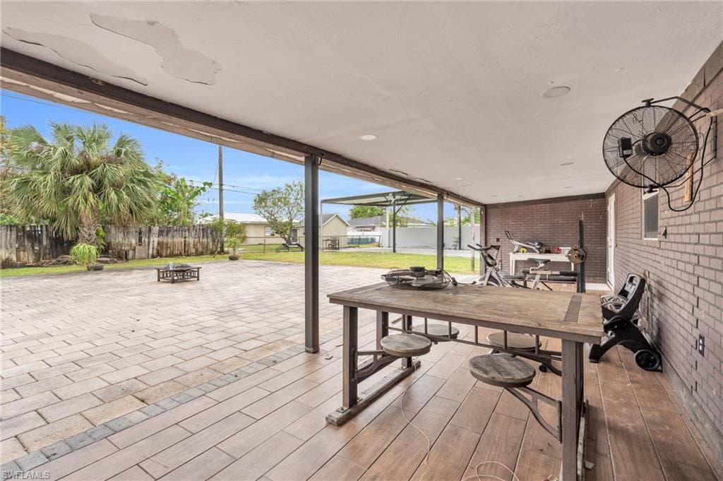 1800 52nd Ter SW, Naples, FL 34116-27