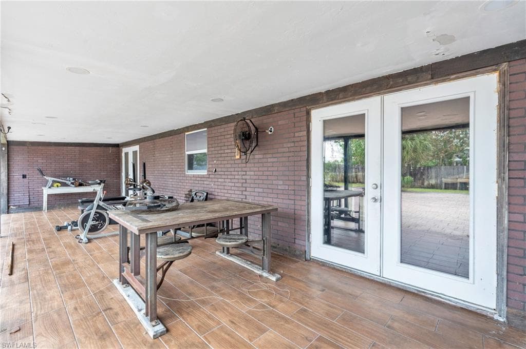 1800 52nd Ter SW, Naples, FL 34116-29