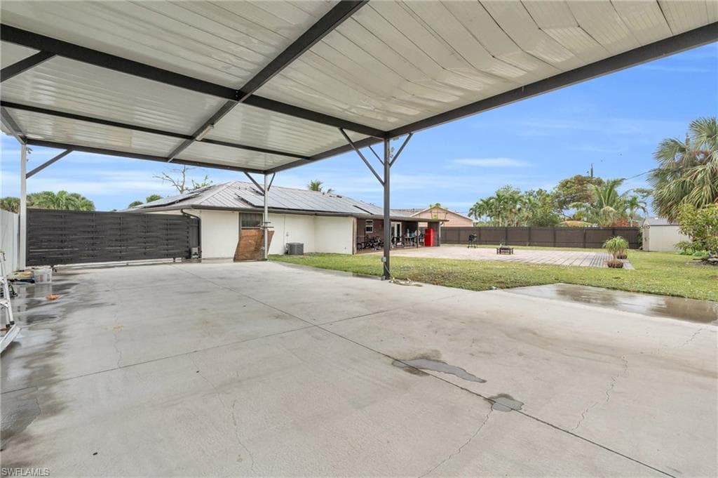 1800 52nd Ter SW, Naples, FL 34116-32
