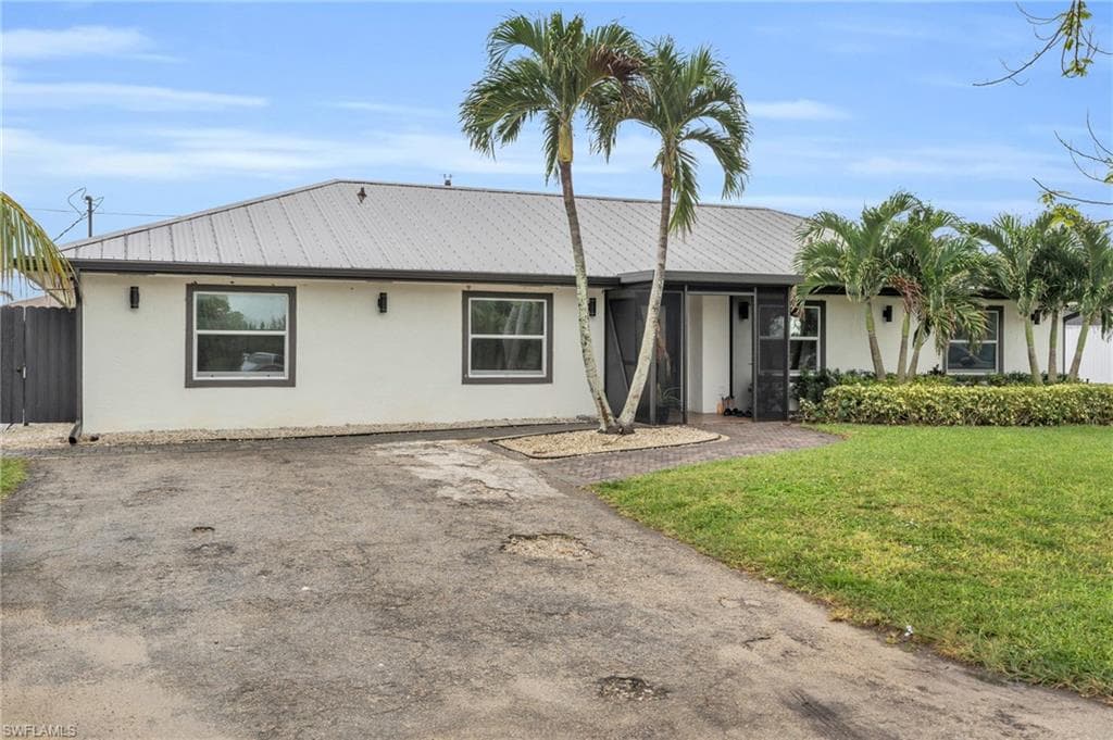 1800 52nd Ter SW, Naples, FL 34116-34