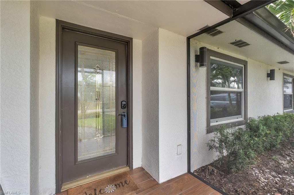 1800 52nd Ter SW, Naples, FL 34116-35