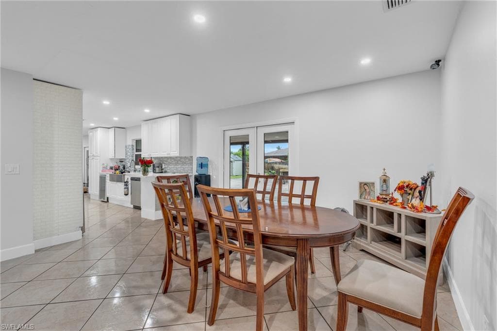 1800 52nd Ter SW, Naples, FL 34116-8