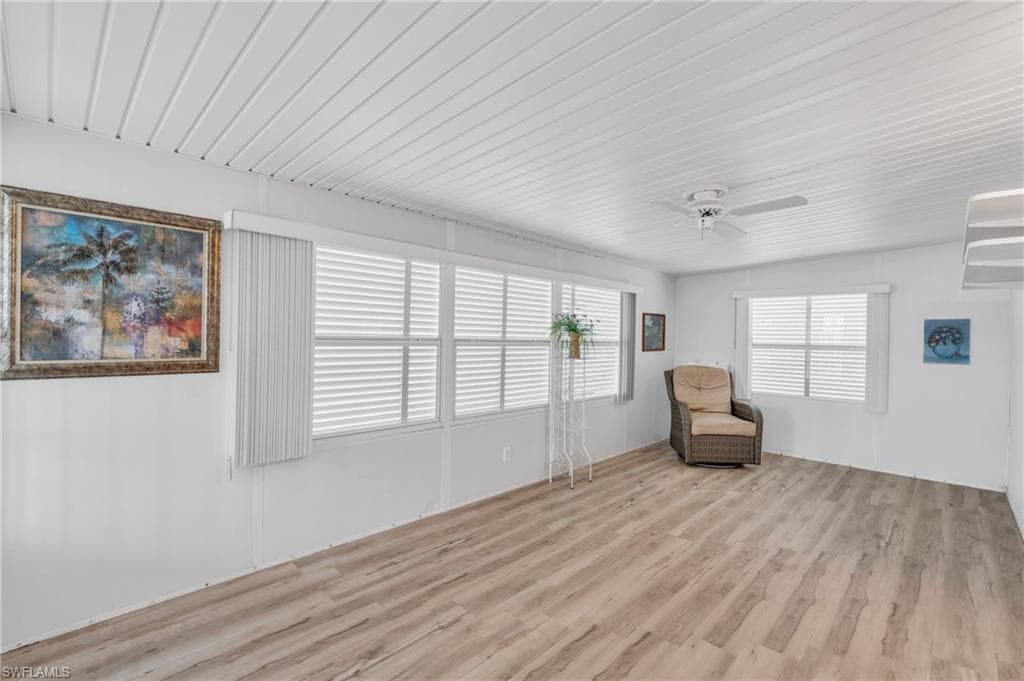 93 Enchanting Blvd E-93, Naples, FL 34112-9
