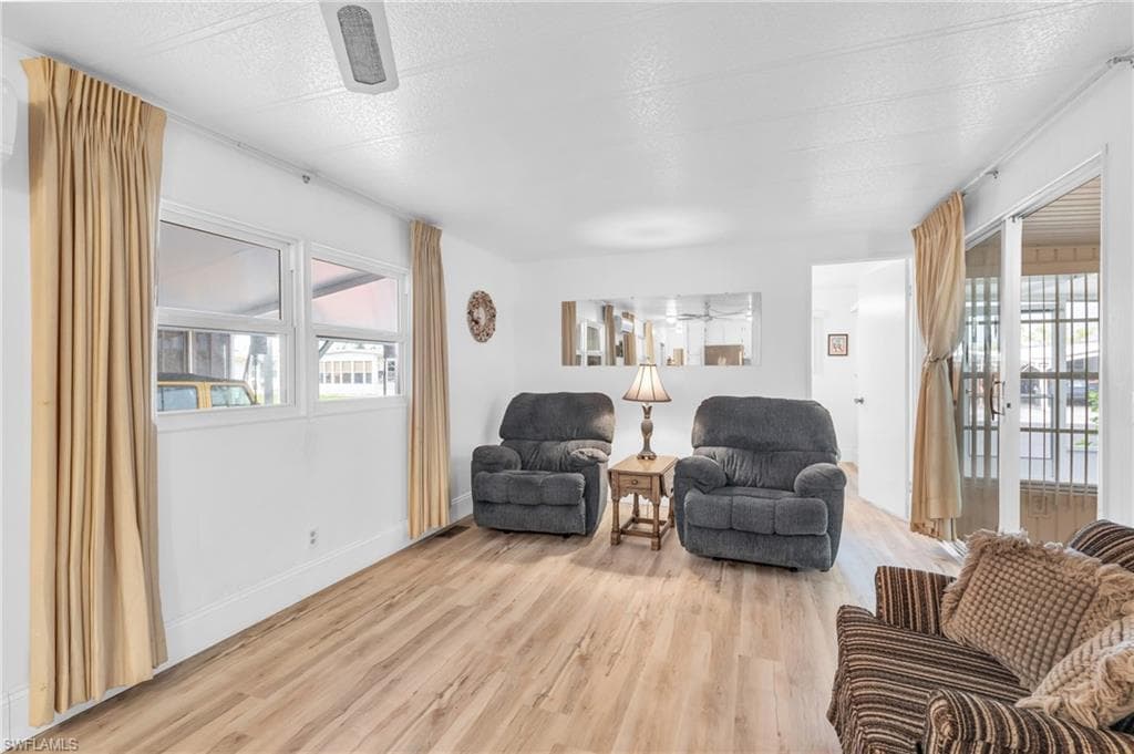 93 Enchanting Blvd E-93, Naples, FL 34112-12