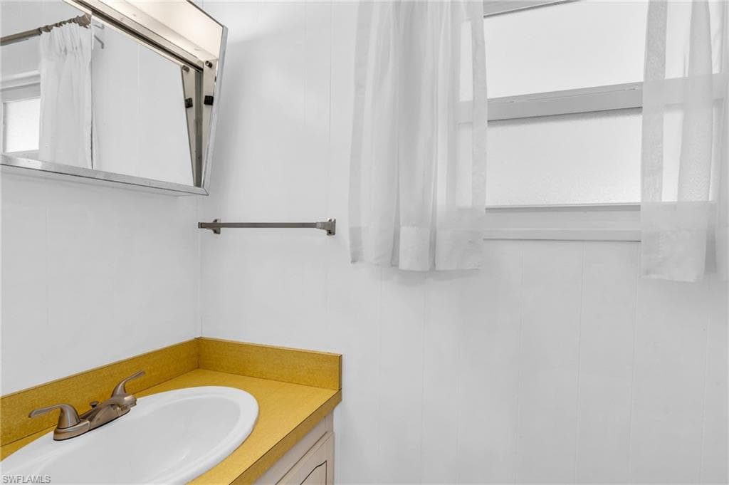 93 Enchanting Blvd E-93, Naples, FL 34112-21